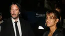 Halle Berry da Keanu Reeves dikabarkan berencan! (Public)