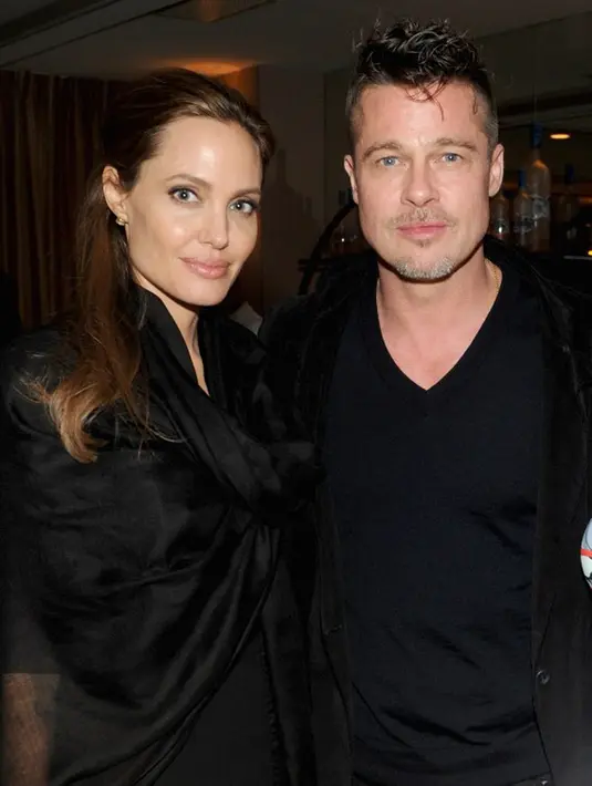 Selama ini Pitt cukup sulit bertemu dengan buah hatinya lantaran peraturan yang diterapkan Jolie yang membatasi bahkan melarang Pitt untuk bertemu dengan buah hatinya. (AFP/Bintang.com)