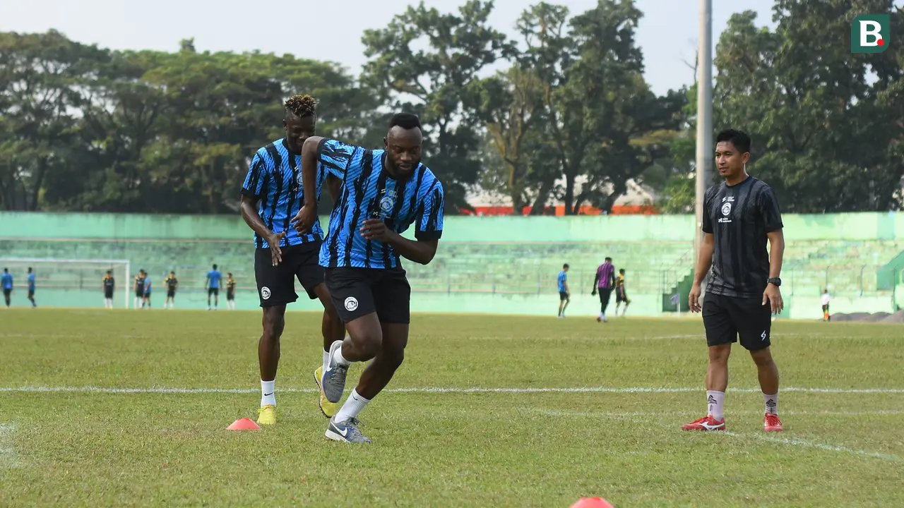 Ichaka Diarra dan Charles Lokolingoy