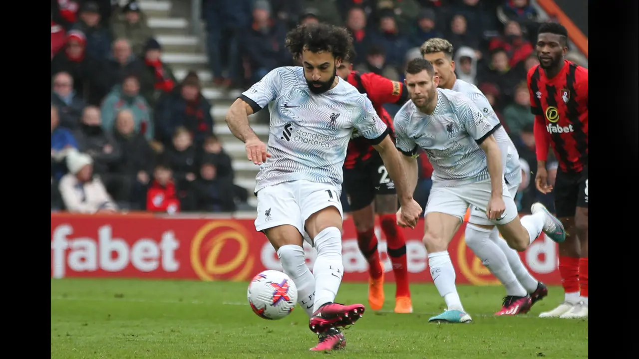 Foto: Momen Mohamed Salah Gagal Eksekusi Penalti saat Lawan Bournemouth di Liga Inggris 2022 / 2023