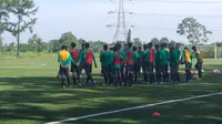 Pemain-pemain yang tengah mengikuti seleksi timnas U-16 di Sawangan, Depok (Liputan6.com/Ahmad Fawwaz)
