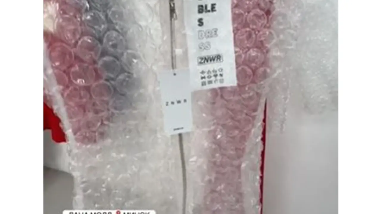 Merek Fashion Ini Bikin Pakaian Berbahan Bubble Wrap, Pancing Kontroversi