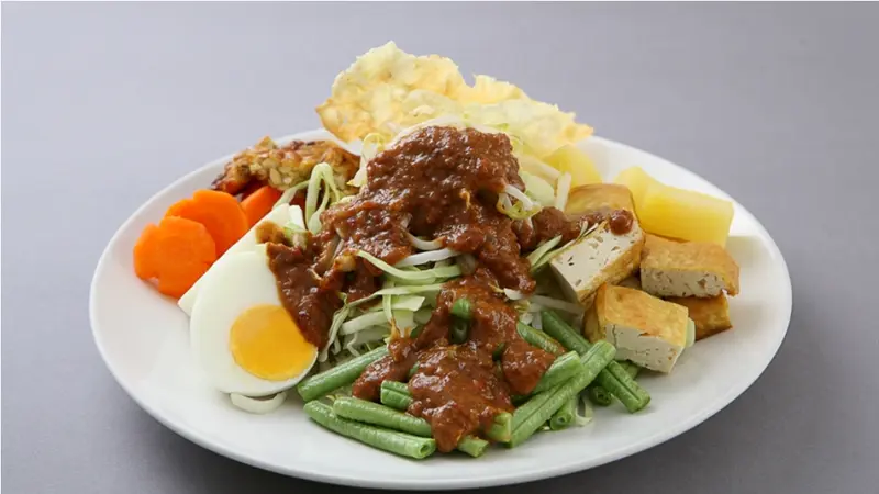 [Bintang] Menu Buka Puasa Sehat: Pecel, Gado-gado, dan Karedok