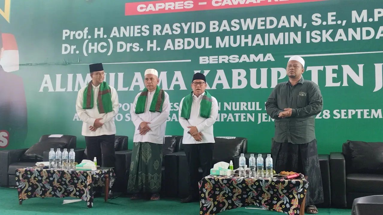 Anies Baswedan-Muhaimin Iskandar alias Cak Imin melanjutkan safari di Jawa Timur dengan mendatangi Pondok Pesantren (Ponpes) Nurul Islam di Jember, Kamis (28/9/2023). (Liputan6.com/Winda Nelfira)