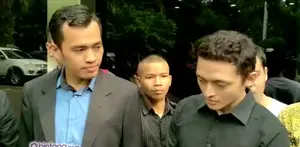 Artis Presenter berinisial IB menurut pengakuan pelapor pernah mengajaknya tiga kali berhubungan, namun sayangnya laporan tersebut ditolak polisi karena pemahaman bahasa.