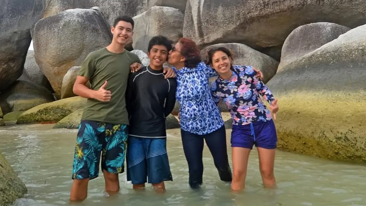 6 Momen Kebersamaan Susi Pudjiastuti dengan Anak dan Cucunya, Penuh Kehangatan