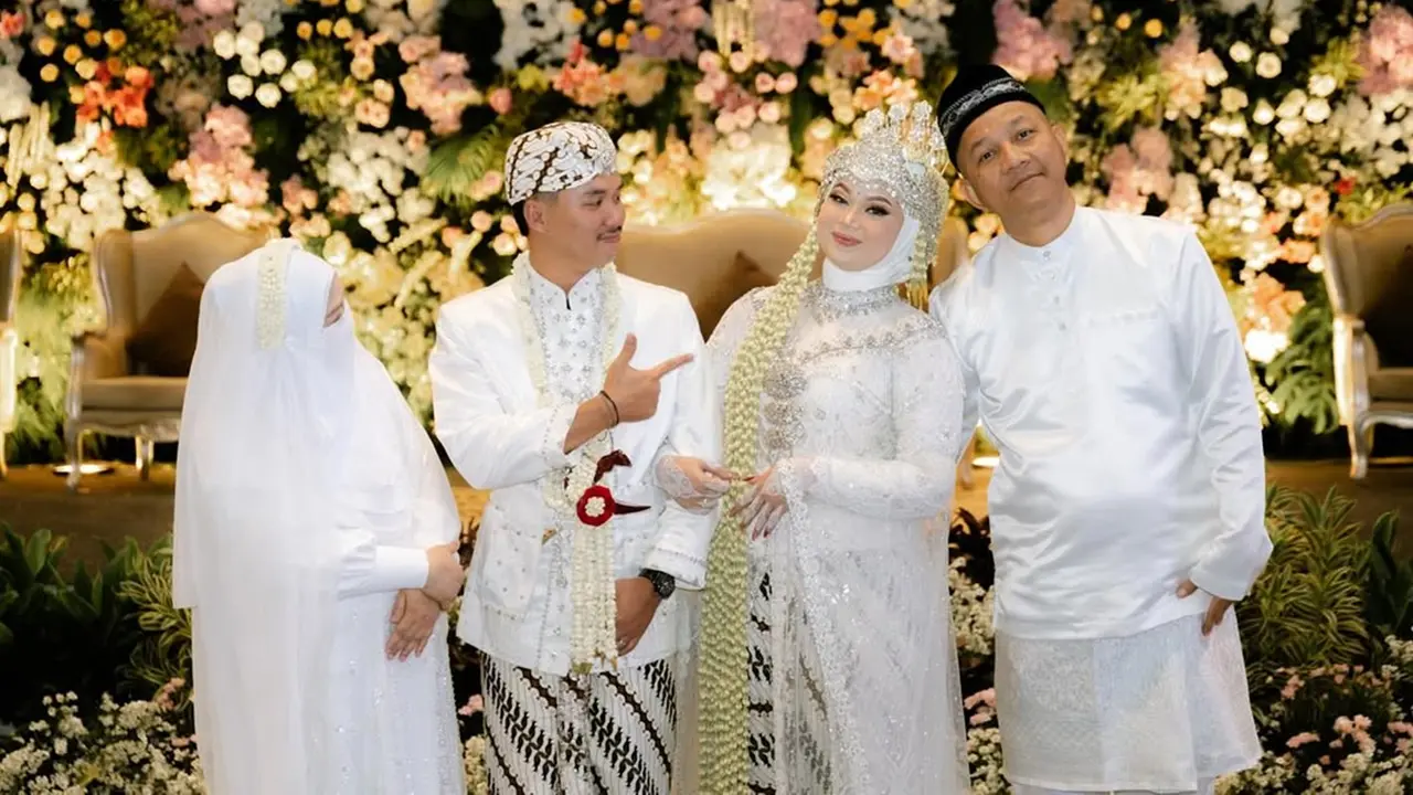6 Potret Pernikahan Anak Rowman Ungu, Momen Haru Sang Drummer Lepas Putri Sulung