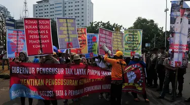 Aksi unjuk rasa menolak Ahok dilantik menjadi Gubernur DKI Jakarta di depan Istana Negara, Rabu (19/11/2014) (Liputan6.com/Johan Tallo)