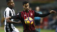 Suso memerpanjang kontrak dengan AC Milan hingga 2021. (MARCO BERTORELLO / AFP)