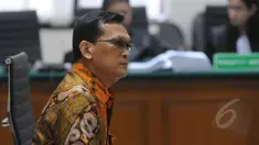 Mantan Wakil Kepala Korlantas Polri Brigjen Pol Didik Purnomo saat sidang lanjutan di Pengadilan Tipikor, Jakarta, Senin (30/3/2015). Sidang mengagendakan pembacaan nota pembelaan kasus korupsi pengadaan driving simulator. (Liputan6.com/Herman Zakharia)