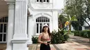 Berkunjung ke Singapura, Michelle Ziudith tampil kece dengan celana pendek dan cutout long sleeve.
 [instagram/michelleziu]