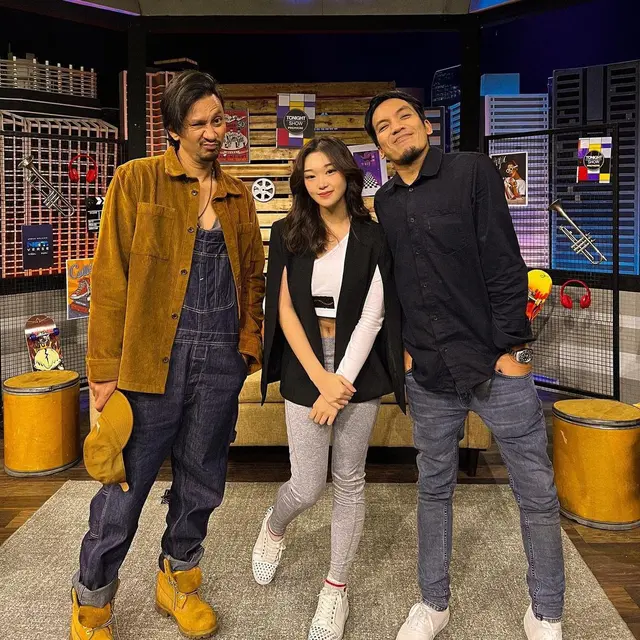 Kebersamaan Livy Renata dan Artis