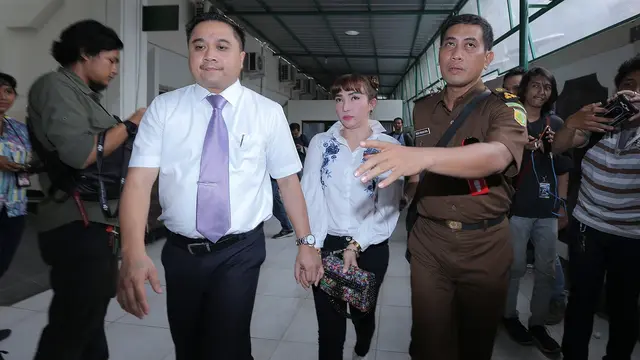 [Bintang] Roro Fitria