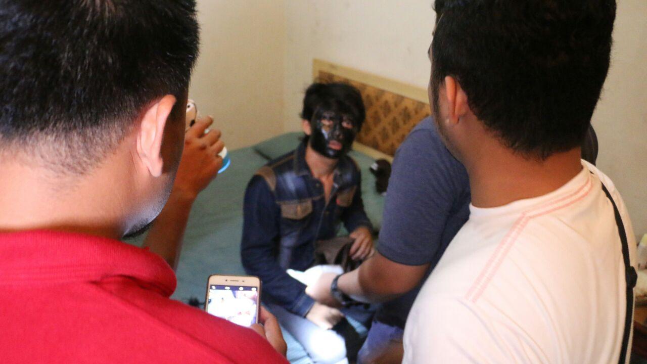 Pasangan Mesum Bertopeng Digerebek di Hotel