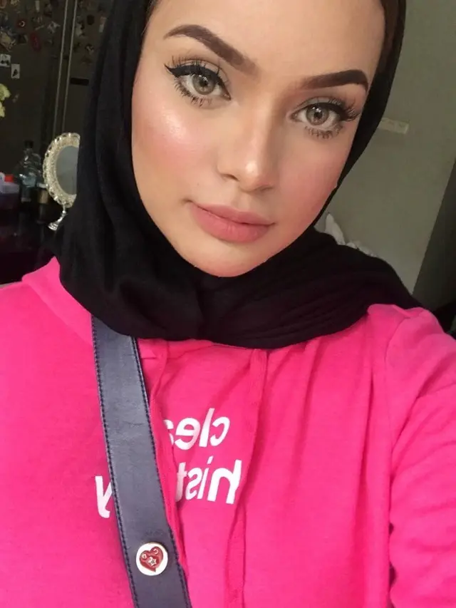 6 Potret Sarah Ahmad Pakai Kerudung, Calon Istri Nurhidayat Mantan Pemain Timnas