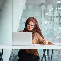 Ilustrasi./Copyright shutterstock.com/id/g/korrawin