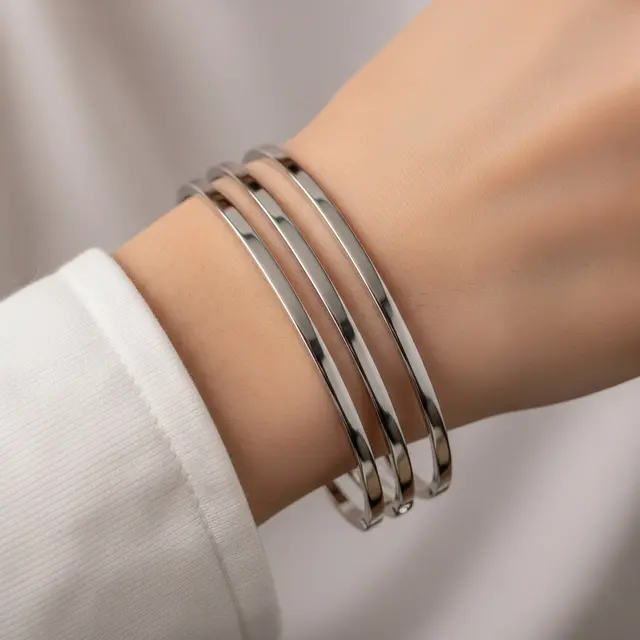 9 Model Gelang Keroncong Emas Putih Terbaru, Tampil Elegan