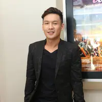 "Lumayan komplit kotanya, sudah maju juga. Banyak tempat hiburan termasuk pantai dan makanan," kata Fandy Chow tentang lima kota wisata yang menjadi idamannya. (Andy Masela/Bintang.com)