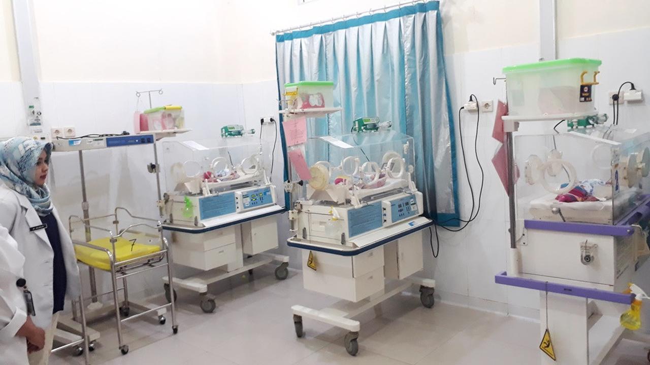 Bayi kembar tiga dilahirkan di RSUD Majenang, Cilacap, Jawa Tengah, Sabtu (14/9/2019). (Foto: Liputan6.com/Muhamad Ridlo)