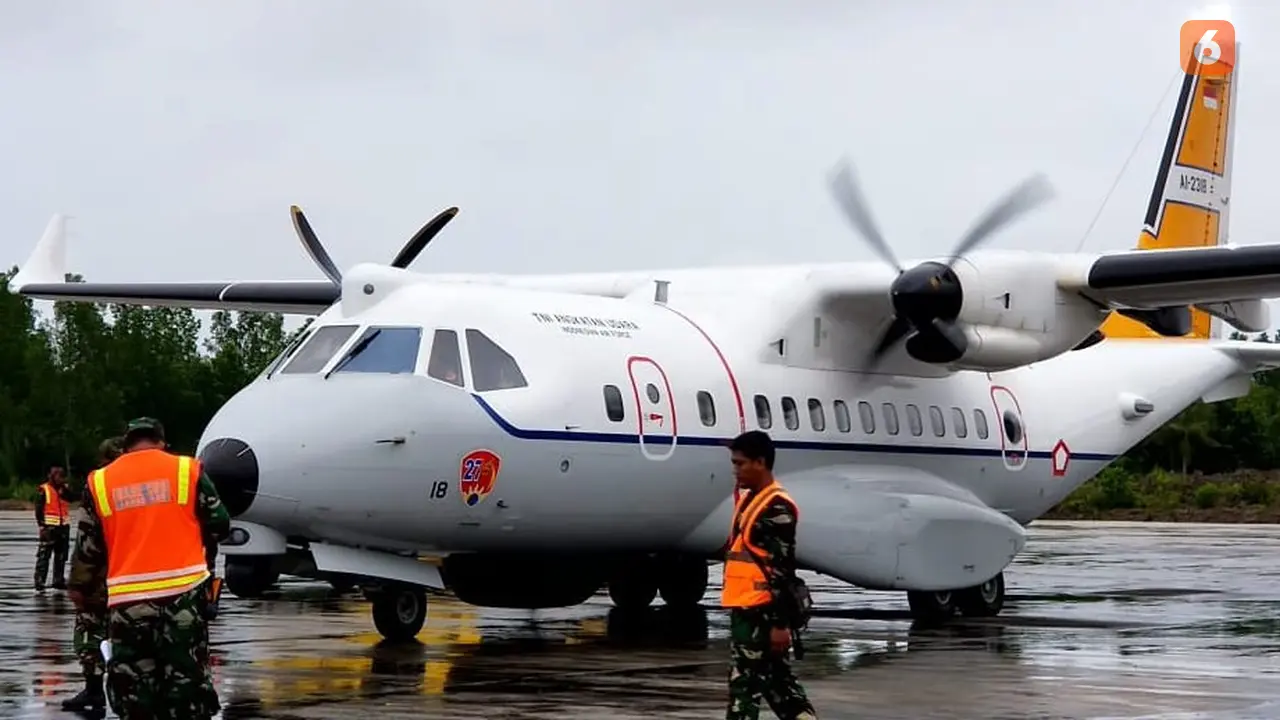 CN-235