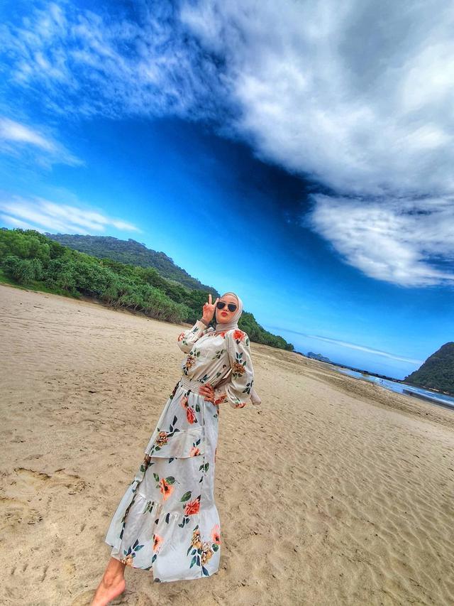 7 Potret Agnes Cefira Pop Academy saat di Luar Panggung, Memesona