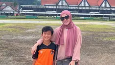 Miro Materazzi Gunawan adalah anak semata wayang Okie Agustina dan Gunawan Dwi Cahyo. Miro lahir pada 2 Februari 2014 dan kini berusia 9 tahun. Seiring dengan bertambah usianya, Miro makin mirip dengan ayahnya. Adik sambung Kiesha Alvaro ini telah menunjukkan minatnya di dunia sepak bola seperti sang ayah yang terlihat di Instagram pribadinya. (Liputan6.com/IG/@okieagustina_)