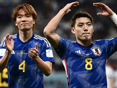 Selain Korea Selatan, Jepang menjadi salah satu kekuatan sepak bola di Asia, khususnya Asia Timur yang sangat diperhitungkan. Dengan kualitas pemainnya yang di atas rata-rata dibandingkan negara-negara lain di kawasan yang sama, Jepang telah melangkah lebih maju dalam mengimpor pemainnya untuk berlaga di Eropa. Di samping mengecap pengalaman di Eropa, otomatis nilai pasar mereka pun akan meningkat dengan bermain di Eropa. Lima pemain berikut menjadi bukti nyata dengan masuk dalam daftar 5 pemain Jepang dengan nilai pasar tertinggi setelah bermain di Eropa. (AFP/Jewel Samad)