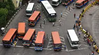 Ribuan Sopir Bus dan Taksi Unjuk Rasa di Istana Hari Ini