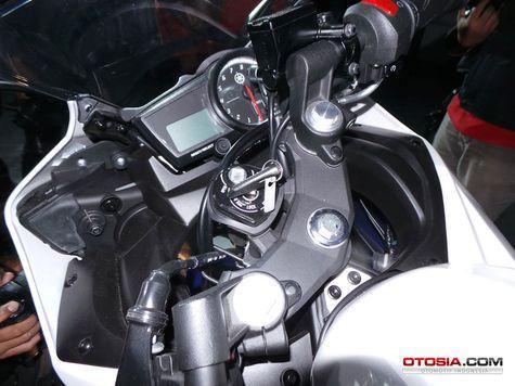 Spesifikasi Yamaha R15