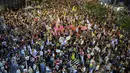 Ribuan orang turun ke jalan untuk melakukan protes pada hari Sabtu (28/6/2025) di seluruh Israel. (Jack GUEZ/AFP)