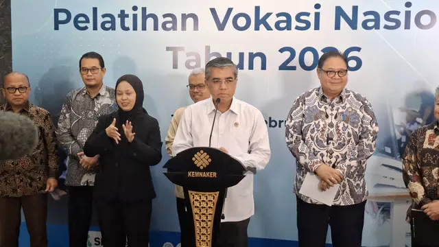 Menteri Ketenagakerjaan Yassierli, Jumat (27/2/2026). (Foto: Liputan6.com/Arief RH)