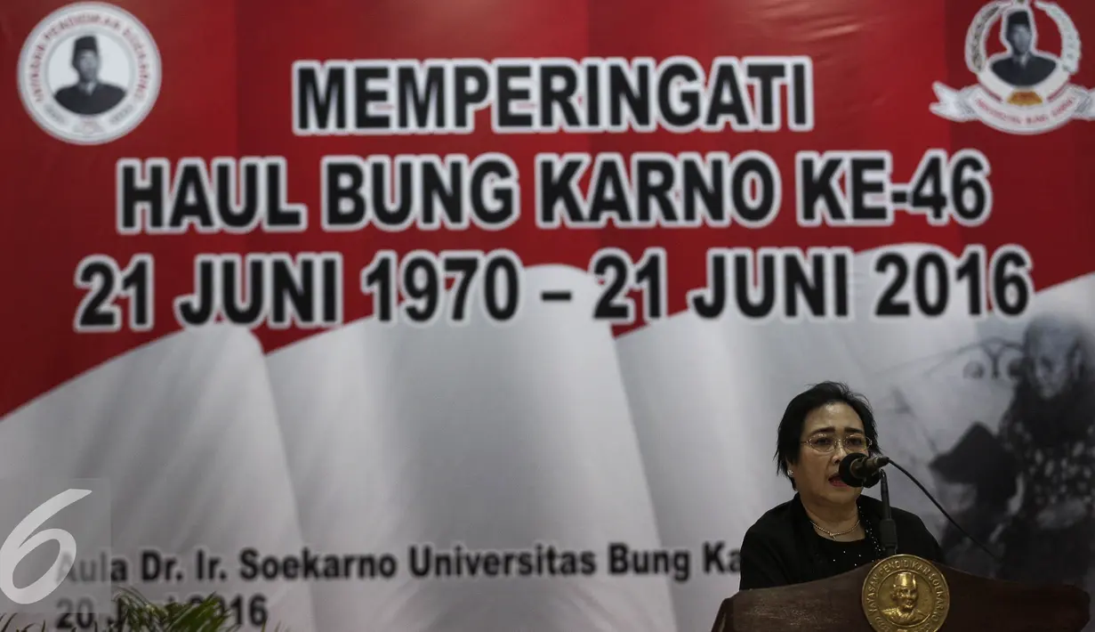 Rachmawati Soekarnoputri memberikan paparan dalam memperingati Haul Bung Karno ke-46 di Jakarta, Senin (20/6). Dengan Haul tersebut diharapkan Bangsa Indonesia bisa menggali warisan pemikirannya. (Liputan6.com/Faizal Fanani)