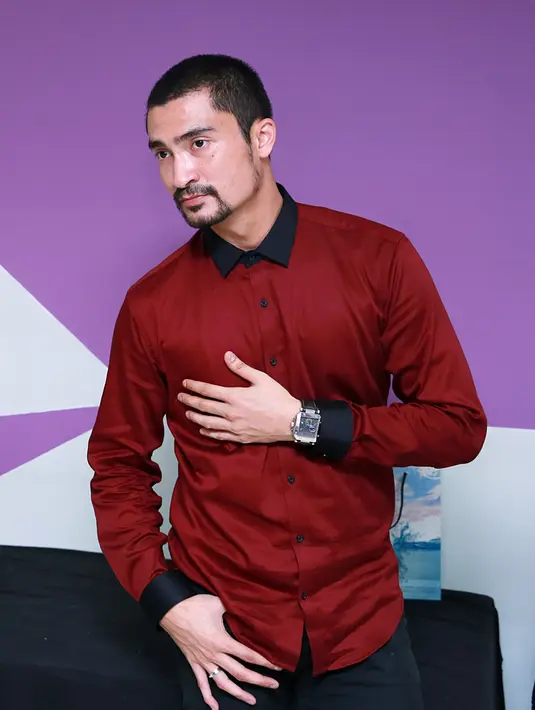 Ditemui di kawasan Tendean, Jakarta Selatan, Rabu (10/2/2016) petang, Reza Pahlevi mengaku risih dengan beredarnya berita tersebut. (Deki Prayoga/Bintang.com)