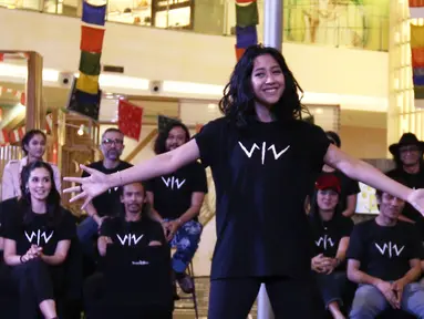 Penyanyi sekaligus aktris Sherina Munaf dalam jumpa pers film layar lebar Wiro Sableng 212 di Senayan City, Jakarta, Rabu (16/8). Sherina Munaf mendapat tugas untuk memerankan sosok bernama Anggini. (Liputan6.cm/Herman Zakharia)