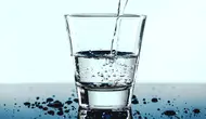 Air Alkali vs Air Mineral: Beda pH, Klaim, dan Riset