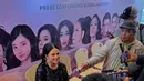 Marshanda tampil dengan mengenakan mini dress sequin berwarna hitam dipadu dengan sepatu boot tinggi [@marshada99]