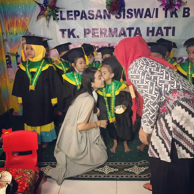 Perayaan ulang tahun Dea Lestari digelar di sekolah (https://www.instagram.com/p/CQkjkTwhBjd/?utm_medium=copy_link)