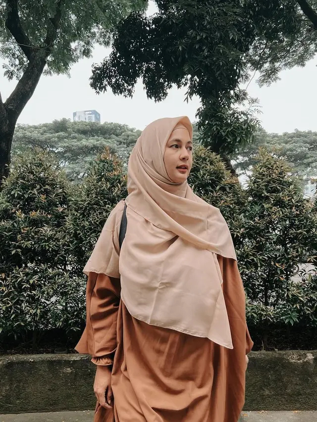 6 Potret Paula Verhoeven Unggah Foto Berhijab, Banjir Pujian
