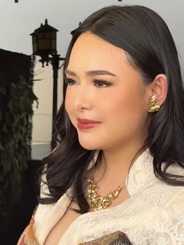 Amanda Manopo Saat Gala Premiere Jangan Buang Ibu