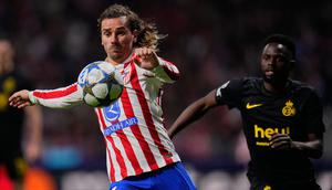 Aksi Antoine Griezmann dalam laga Liga Champions antara Atletico Madrid vs Union Saint-Gilloise, Rabu (5/11/2025). (AP Photo/Manu Fernandez)