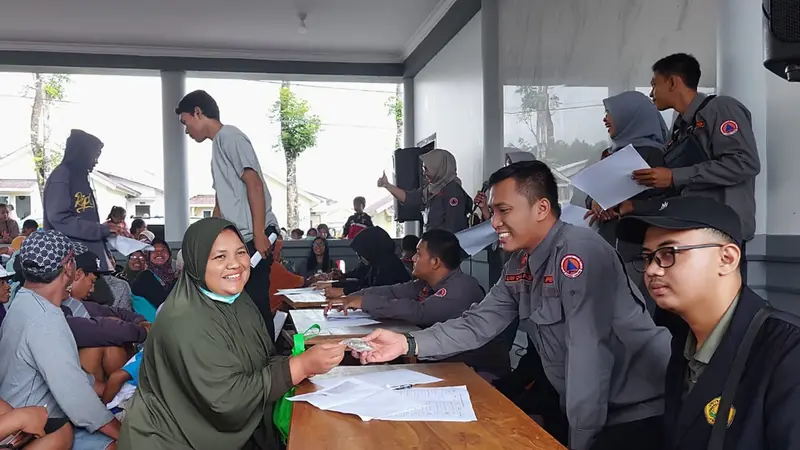 Penyerahan kunci hunian tetap untuk penyintas erupsi Gunung Semeru Lumajang (Istimewa)