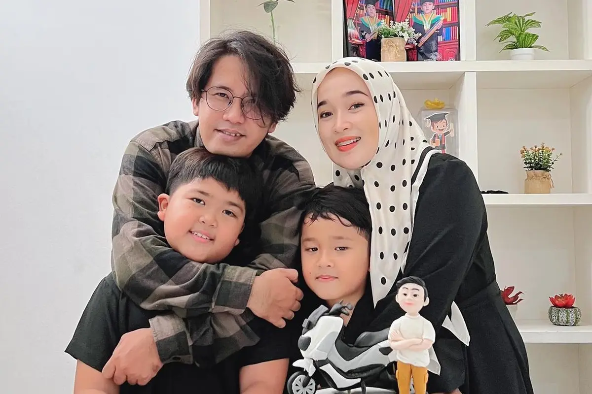 Ririe Fairus dan Ayus Sabyan rayakan ultah ke-8 Ben, anak kedua mereka (Foto: instagram ririe_fairus)