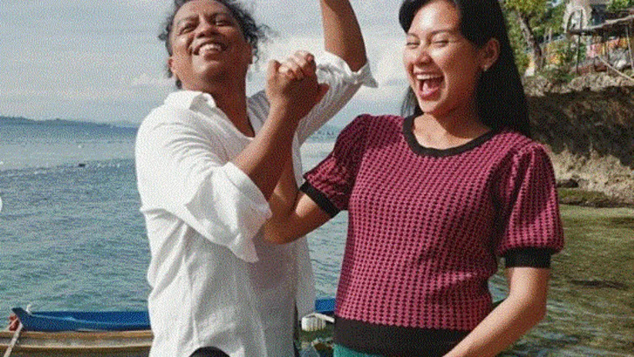 Arie Kriting dan Indah Permatasari umumkan kehamilan anak pertama