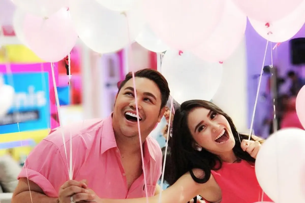 [Bintang] Ivan Gunawan dan Ayu Ting Ting