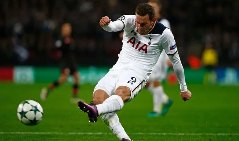 Vincent Janssen sulit menggeser posisi striker utama Tottenham Hotspur, Harry Kane. (AFP/Adrian Dennis)