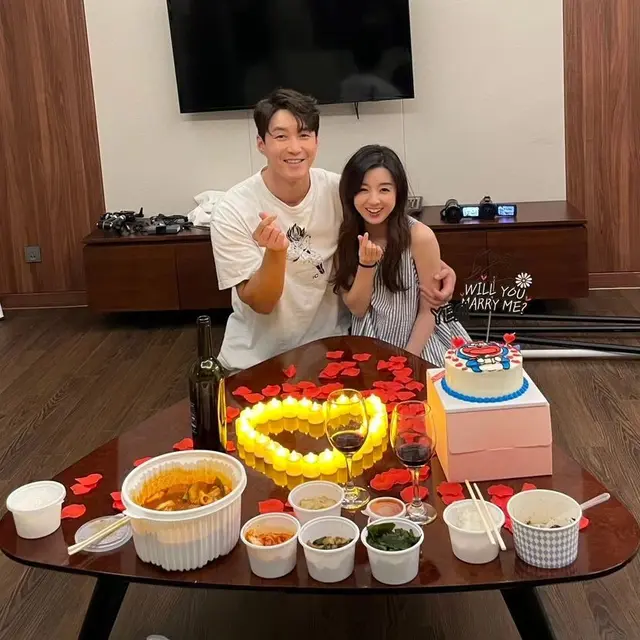 Shim Hyung Tak dan Hirai Saya