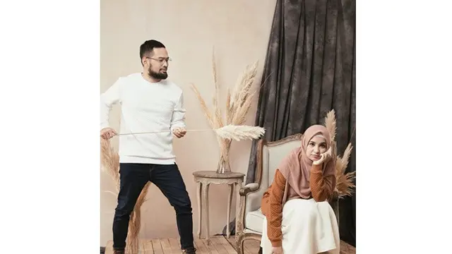 7 Potret Mesra Shireen Sungkar dan Teuku Wisnu, Beri Kejutan Romantis saat Anniversary