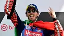 Begitu balapan dimulai, Francesco Bagnaia langung tancap gas dan berhasil tampil terdepan usai melewati tikungan pertama. (Marco BERTORELLO/AFP)
