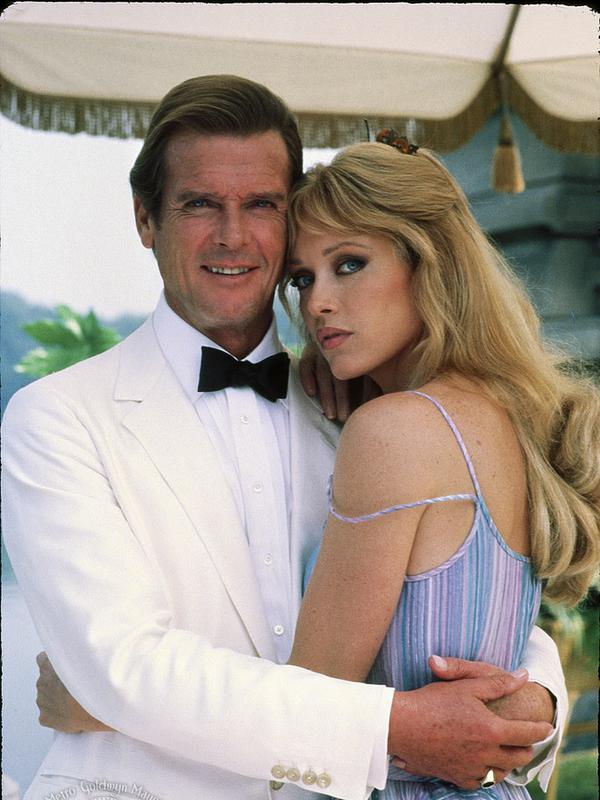 Roger Moore dan Tanya Roberts dalam A Time to Kill. (Foto: Metro-Goldwyn-Mayer Studios via IMDb)