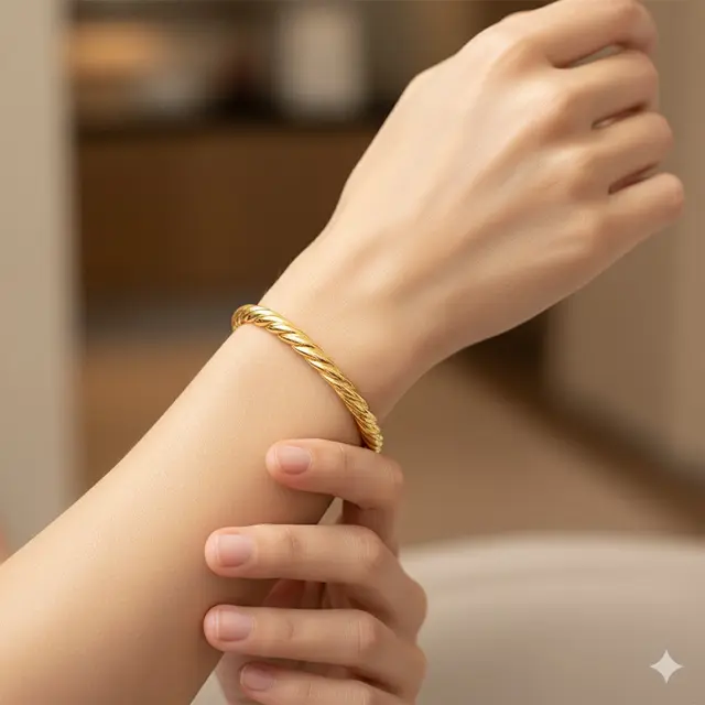 Model Gelang Emas 5 Gram Bangle Polos yang Elegan tapi Berkilau (Image by Gemini AI)